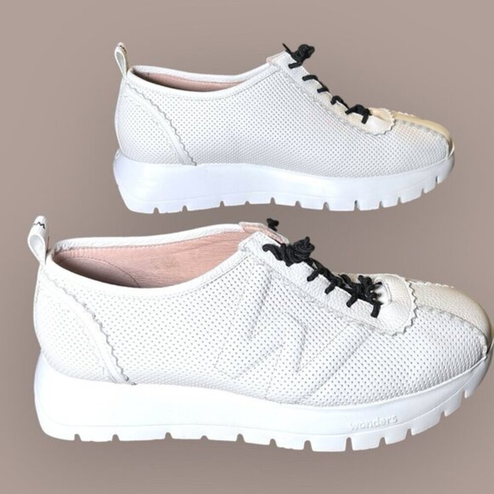Wonders A-2424 White Perforated Leather Platform Sneakers‎ Womens 40 Spain